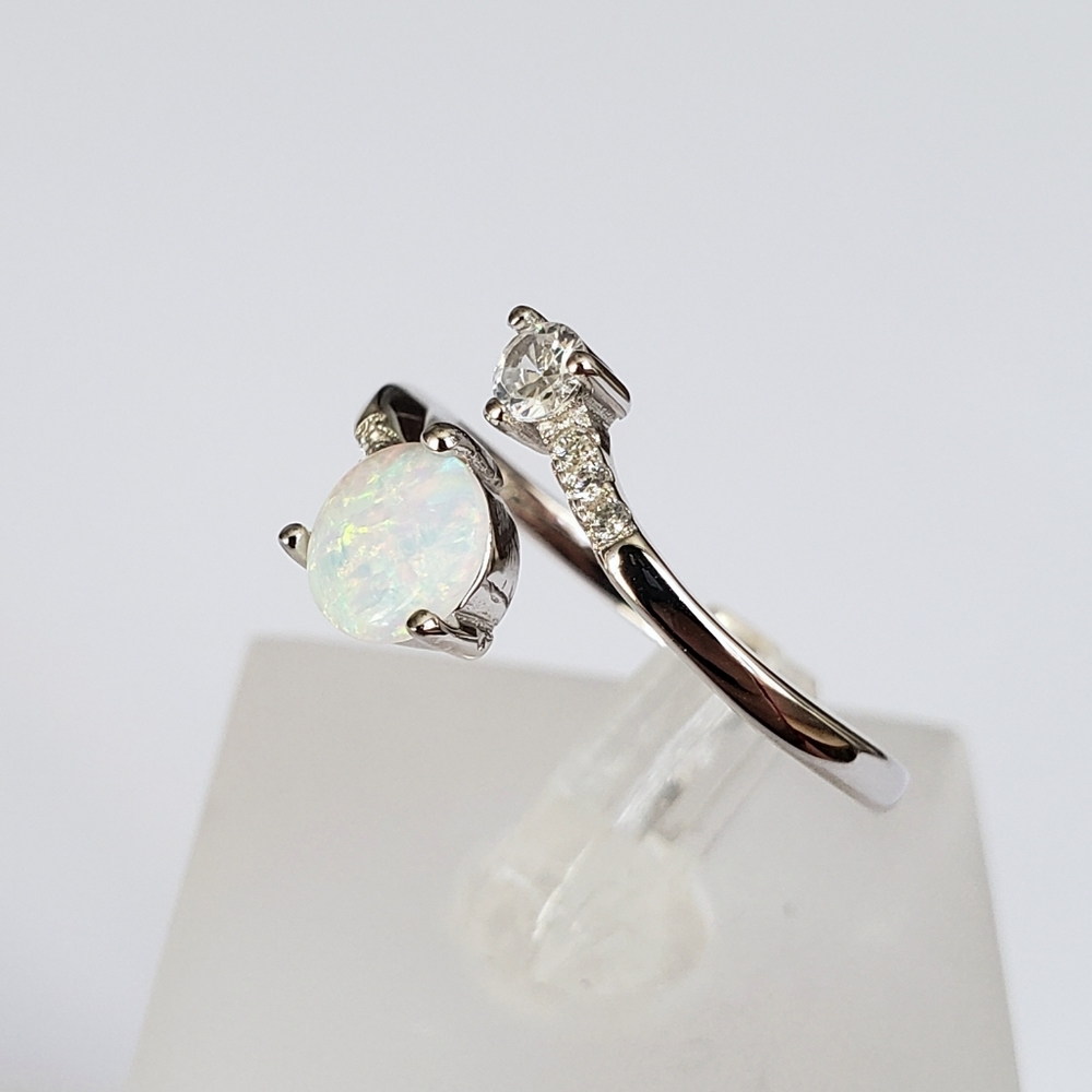 Sterling Silver Opal Ring - Picture 2 of 8